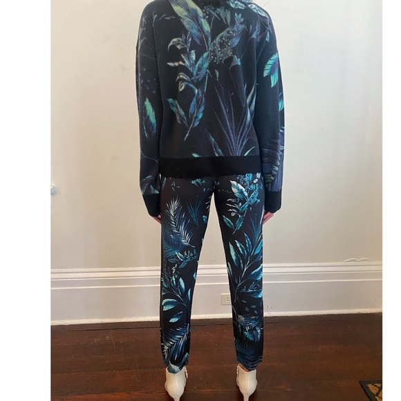 Rta Emma Tropical Print cashmere Sweater. Medium - Picture 9 of 9